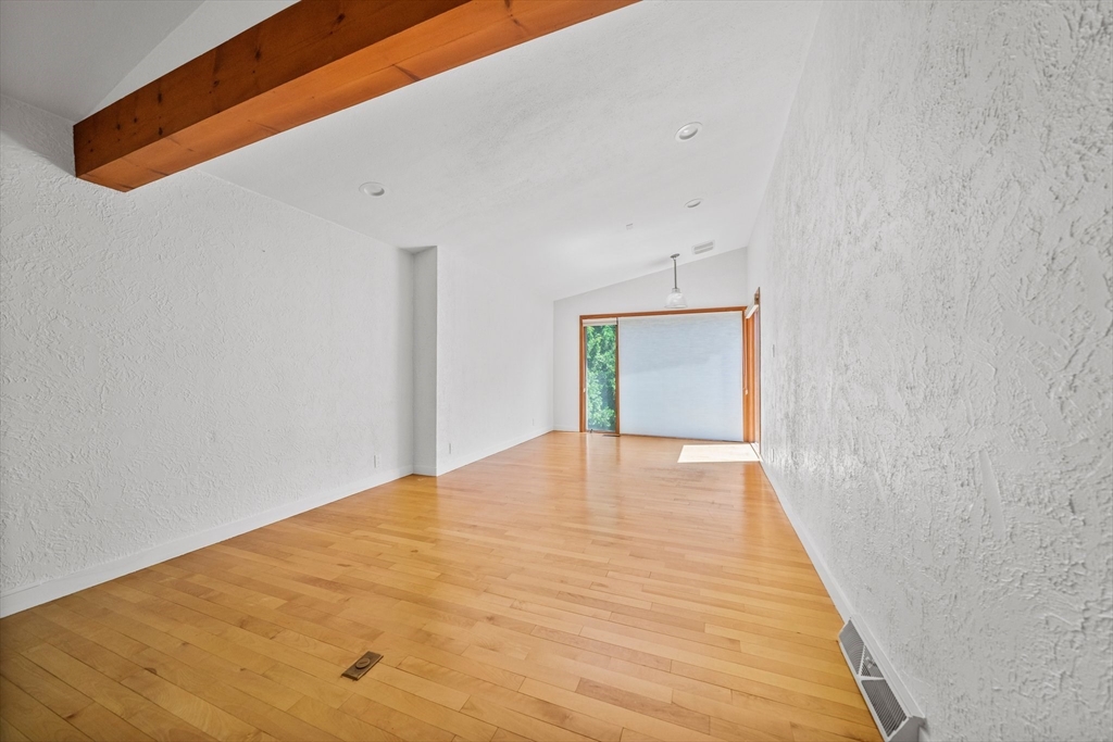 37 Harwich Rd, Newton