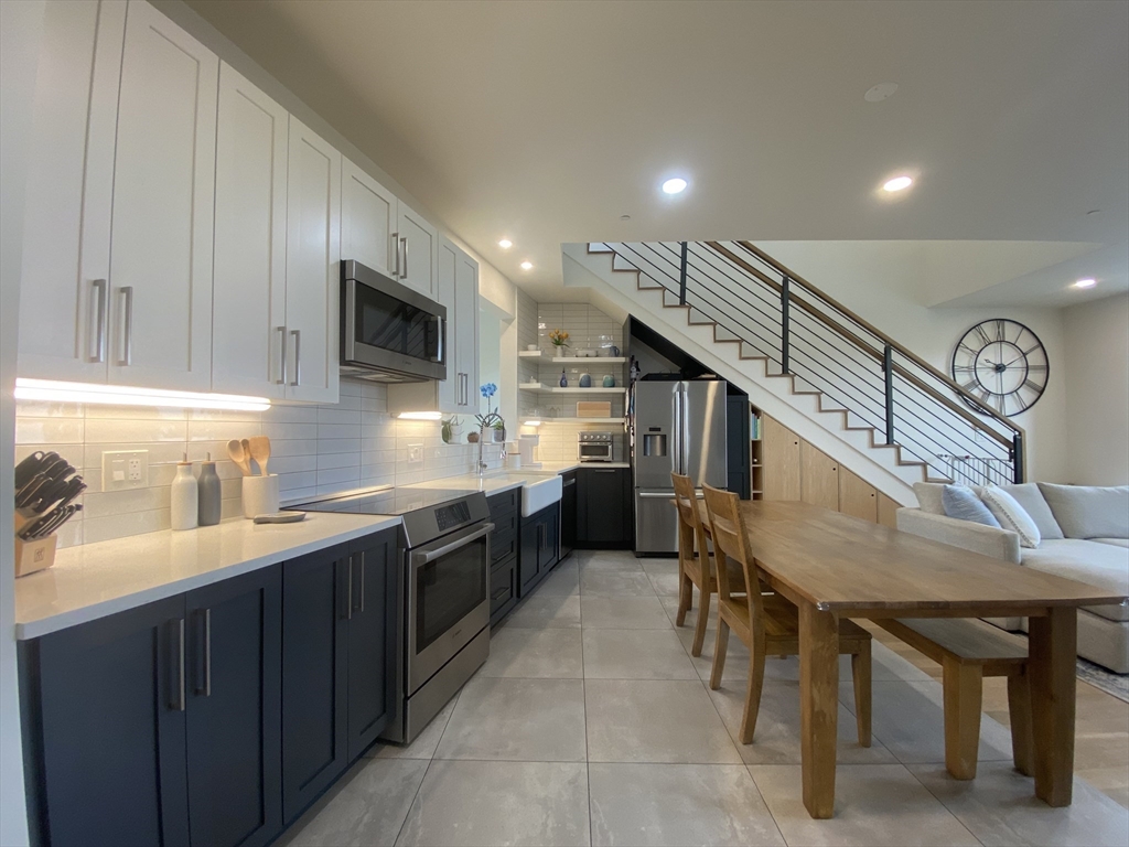 78 Fort Ave, Roxbury