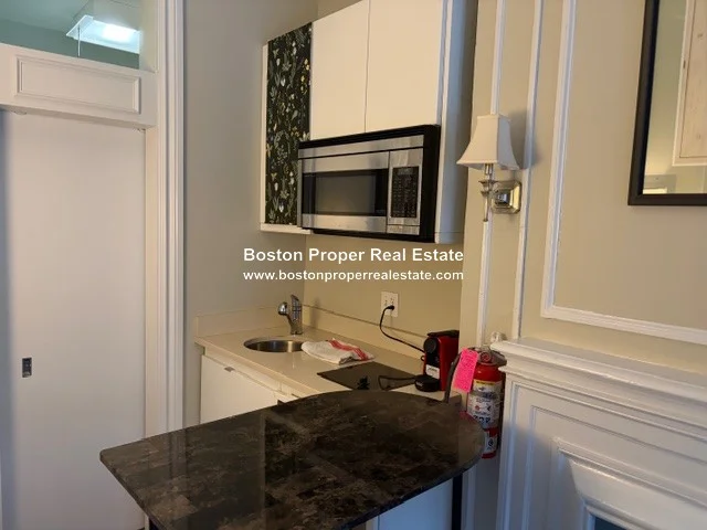 323 Beacon St, Back Bay