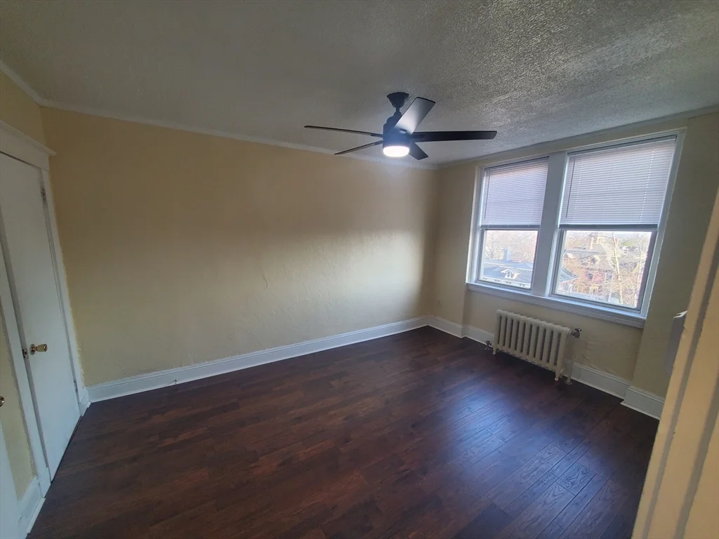 415 County St, New Bedford