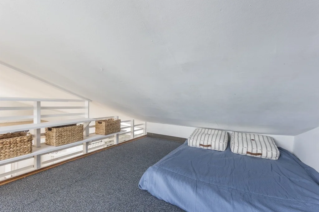 43 Bayview Rd, Great Neck