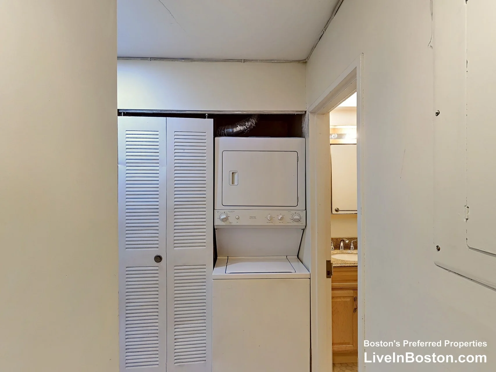 111 Gainsborough St, Fenway