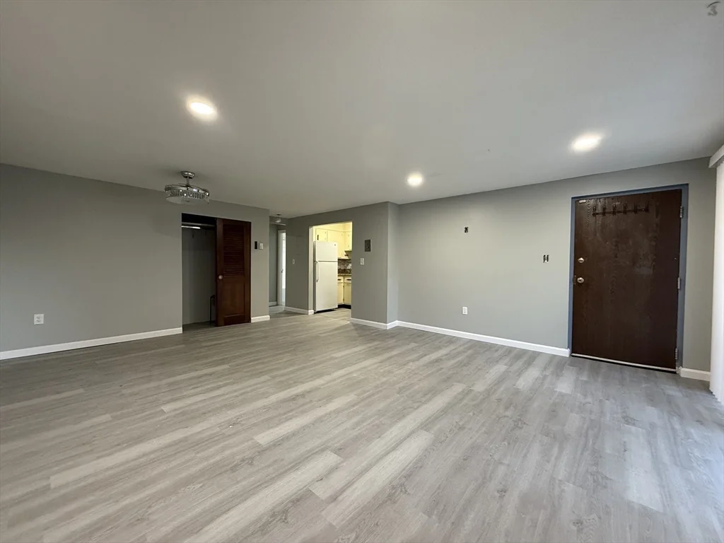 1186 Worcester Rd, Framingham