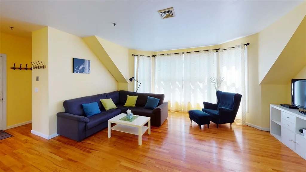 205 Richdale Ave, Neighborhood Nine