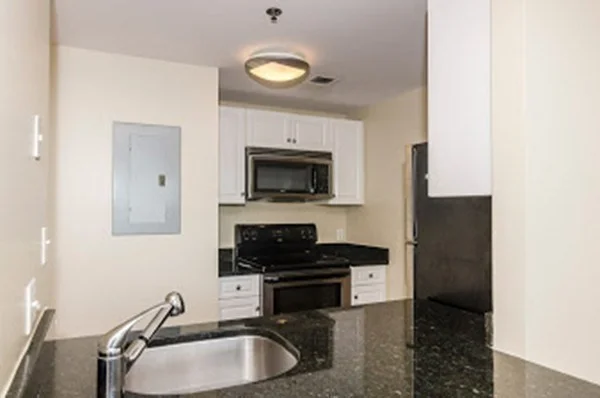 10 Museum Way, East Cambridge