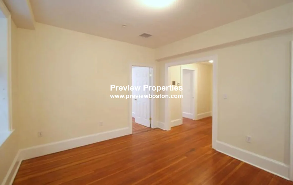 881 Massachusetts Ave, Mid Cambridge