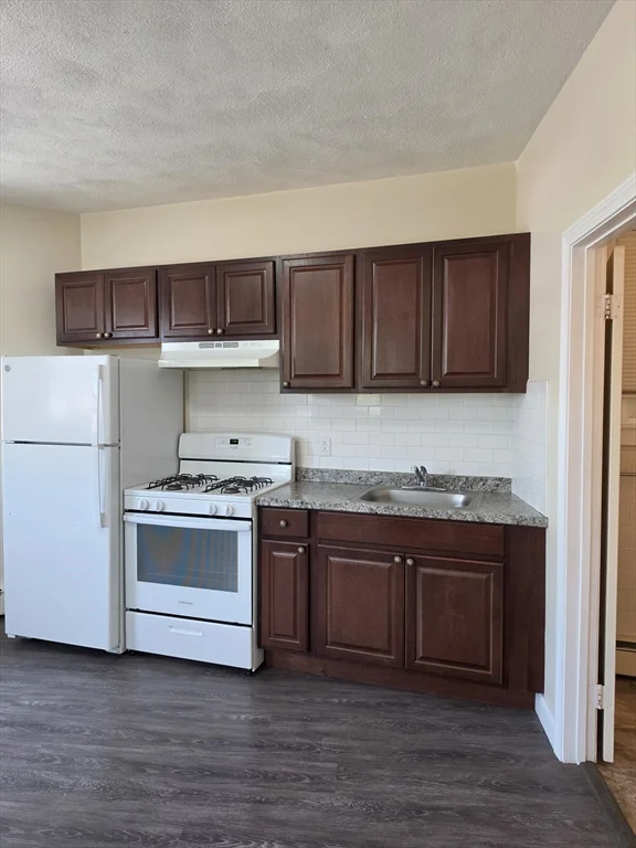 838 Western Ave, Lynn