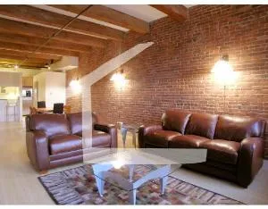 254 Friend St, West End