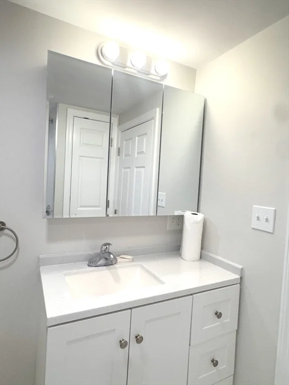 39 Cottage St, Stoneham