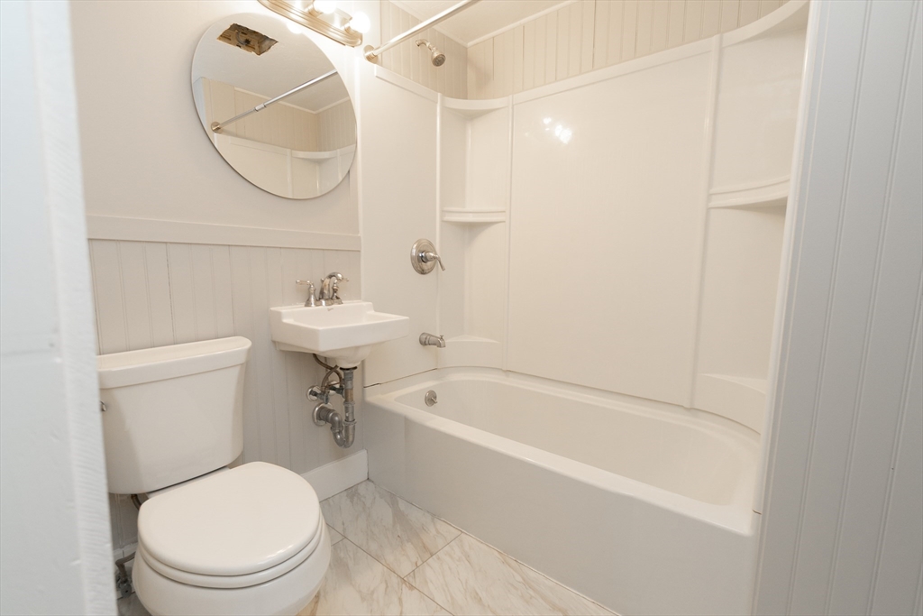 7 Central St, Hudson