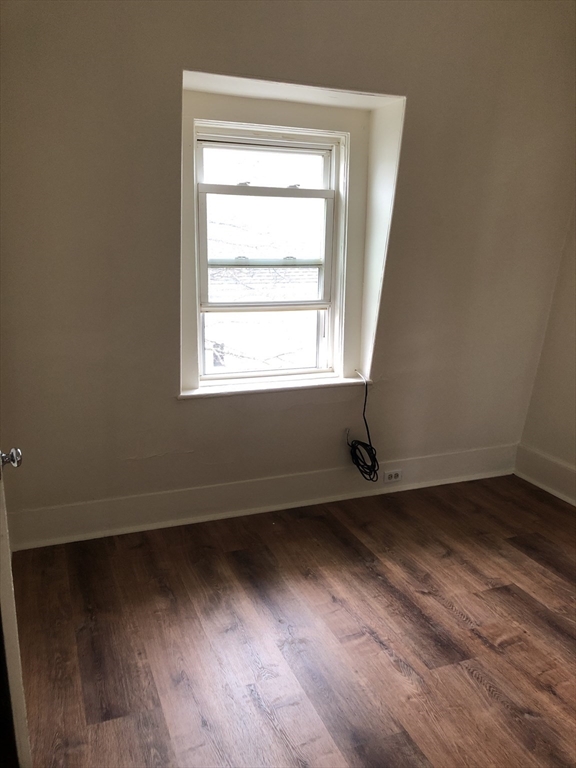 10-12 Maple St, Waltham