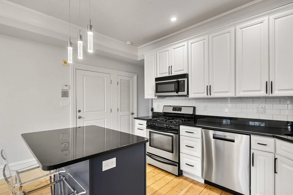 703 East 4th St, South Boston