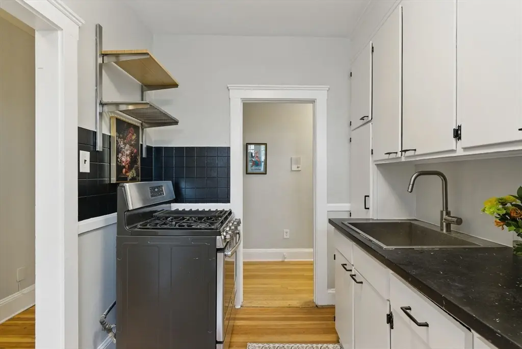 72 Strathmore Rd, Brighton