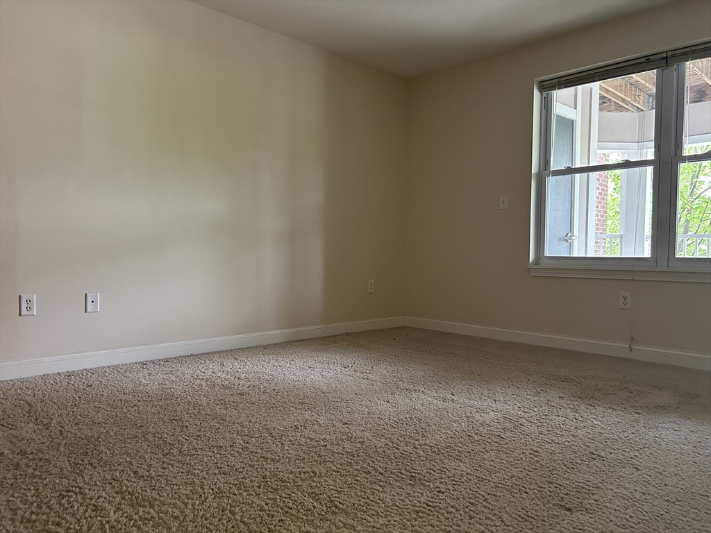 318 Rindge Ave, North Cambridge