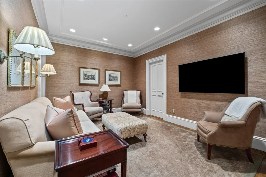 348 Beacon St, Back Bay