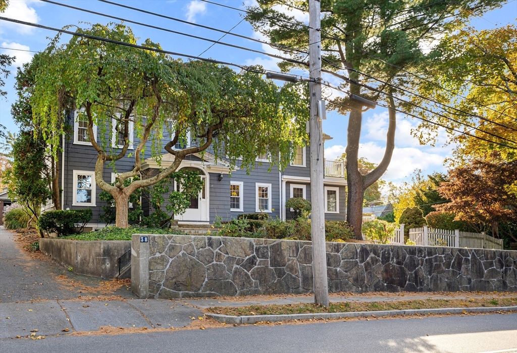 38 Cabot St, Newton