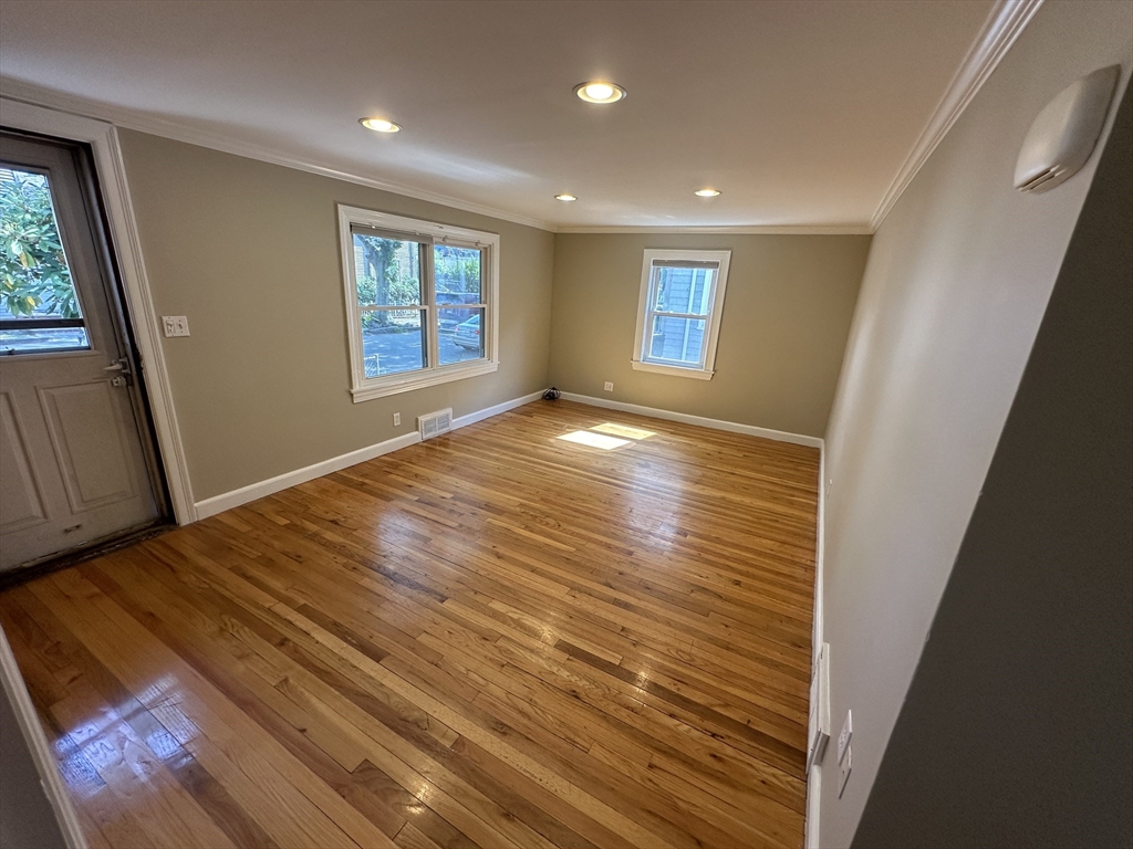 23 Safford St, Quincy