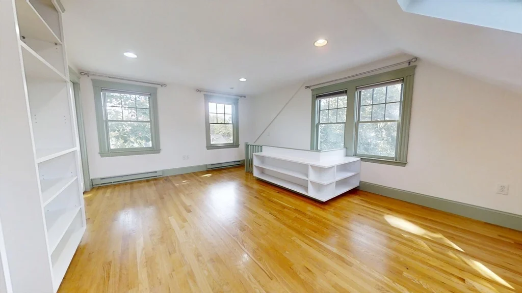 113 Cushing Ave, Belmont