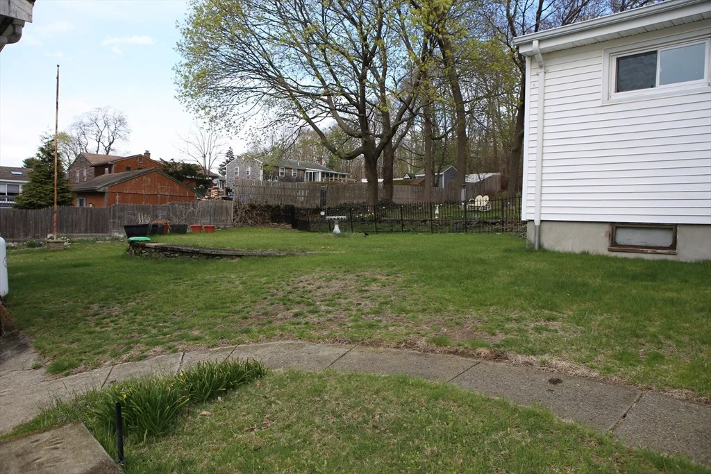 134 Baldwin, Fall River