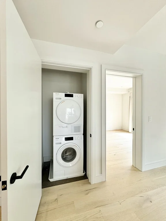 1 Nevins Hill Way, Brighton