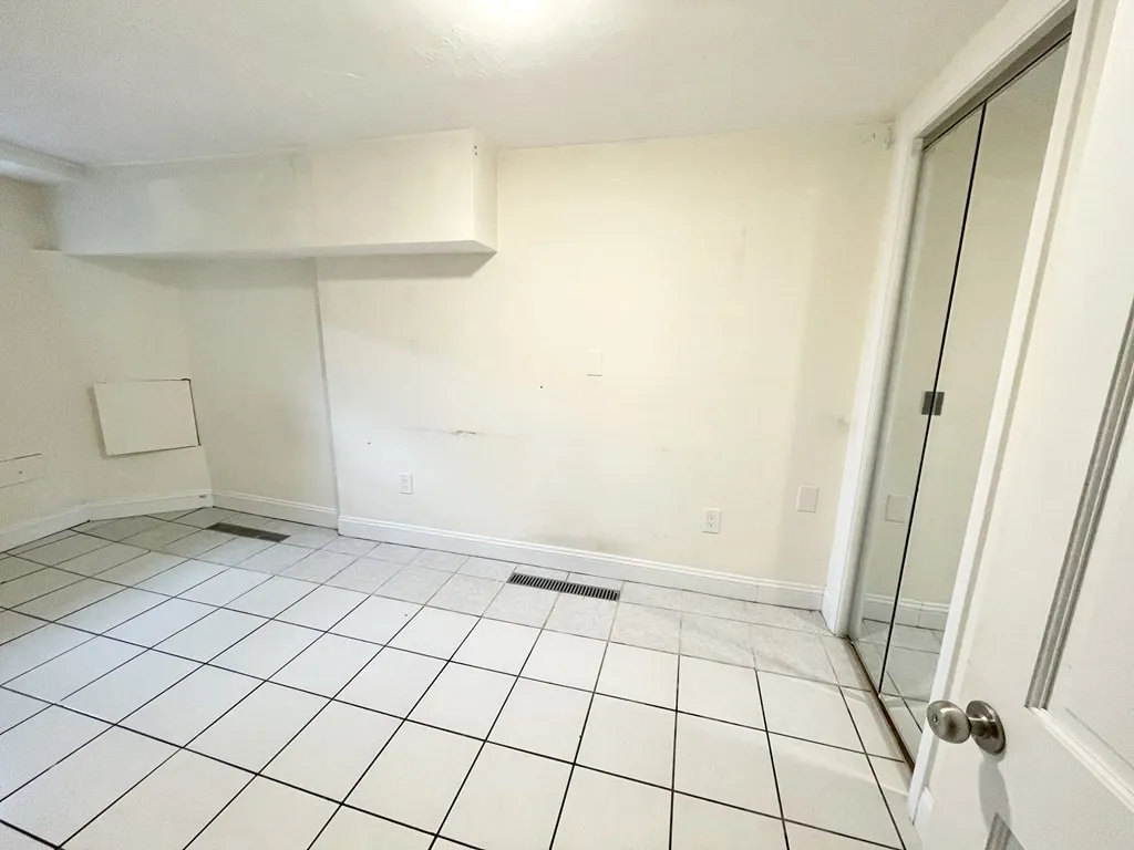 733 Parker St, Mission Hill