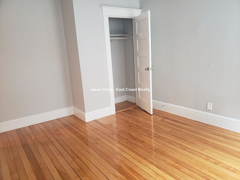 3 bed, 1 bath apartment for rent at 228 South St Unit 5A, Jamaica Plain — photo 5 of 18