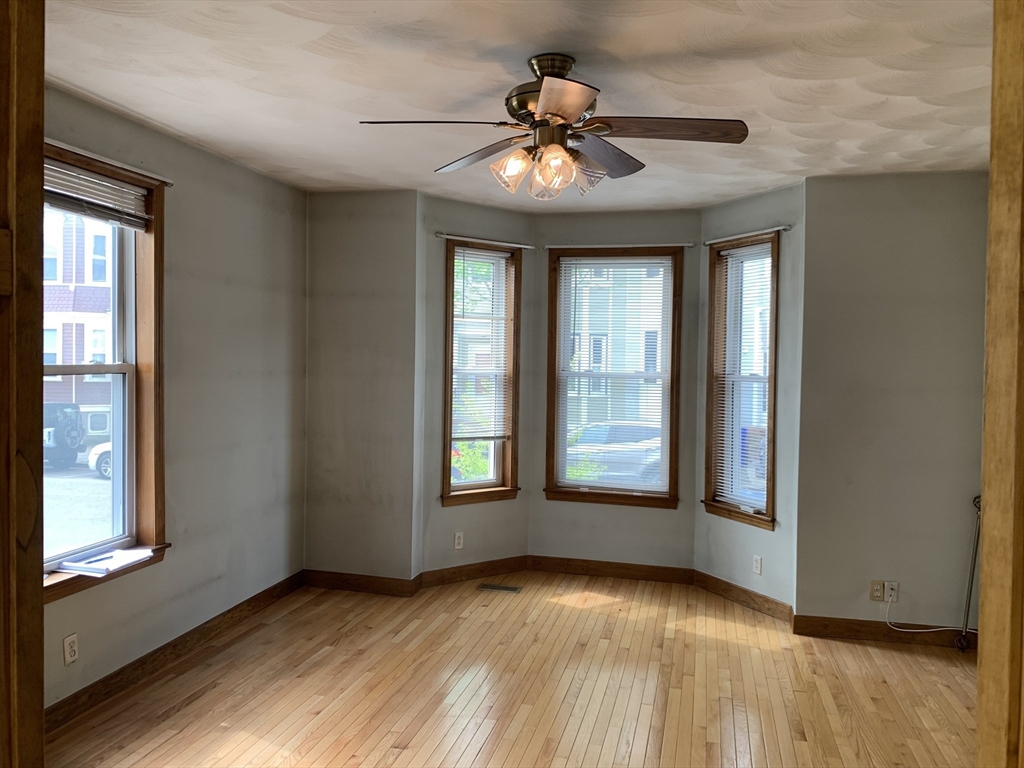 686 East 7th St, Boston