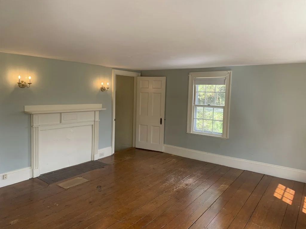 663 Lexington Rd, Concord