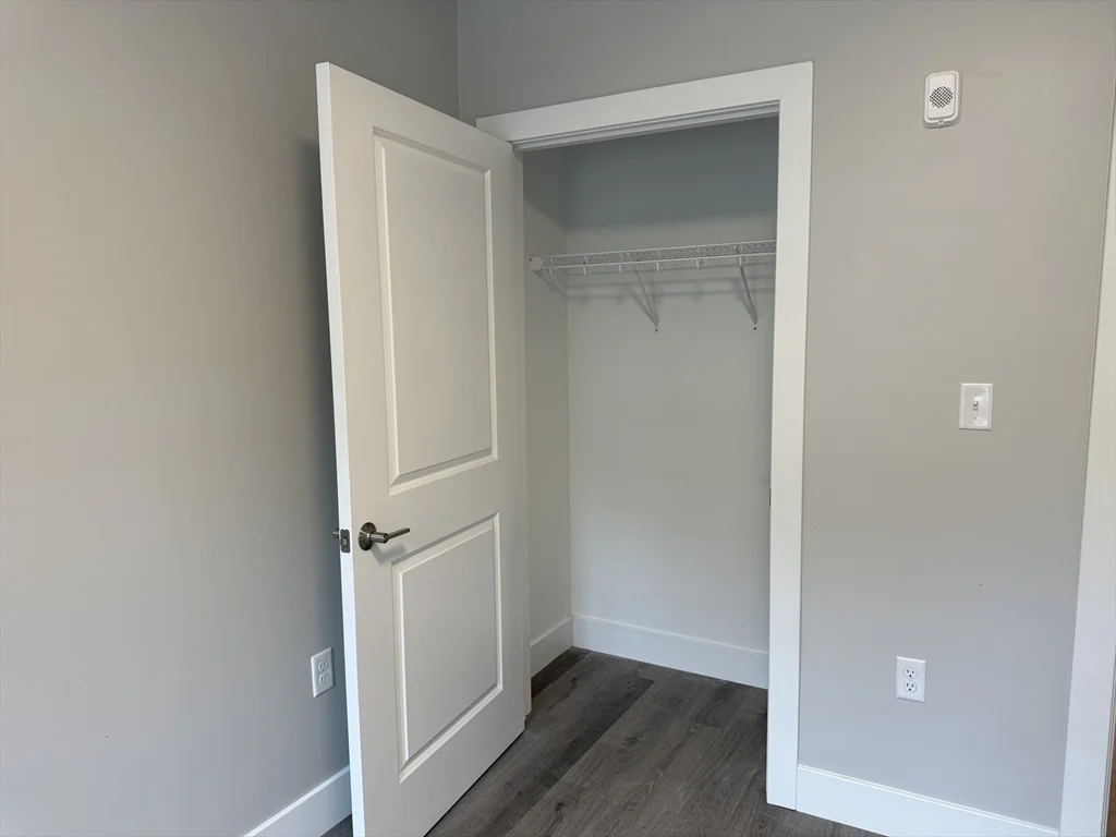 251 Sladen St, Dracut