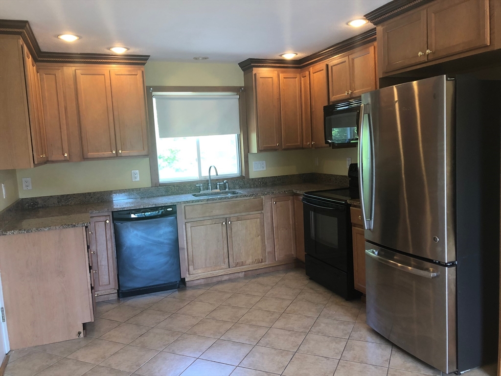 81 Lionel Ave, Waltham