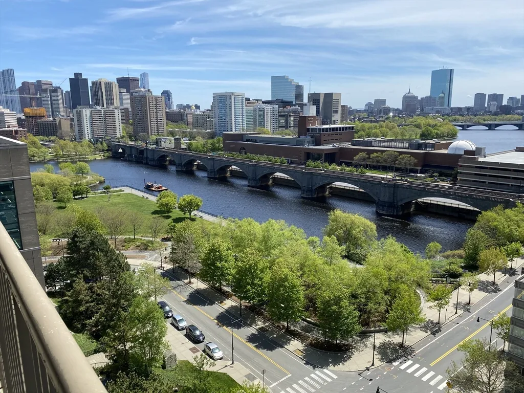 10 Museum Way, East Cambridge