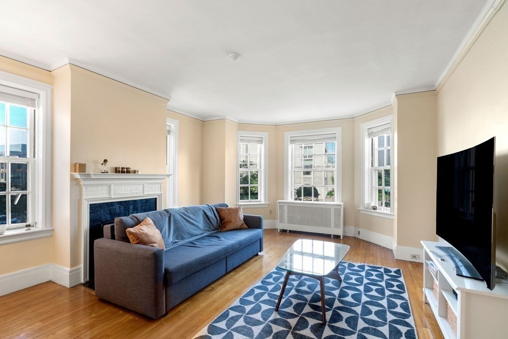 1572 Massachusetts Ave, Harvard Square