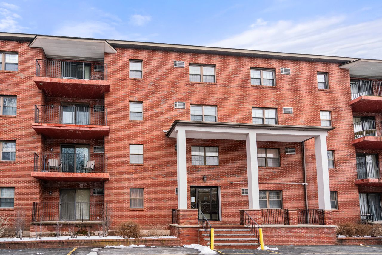 16 Winter St, Waltham