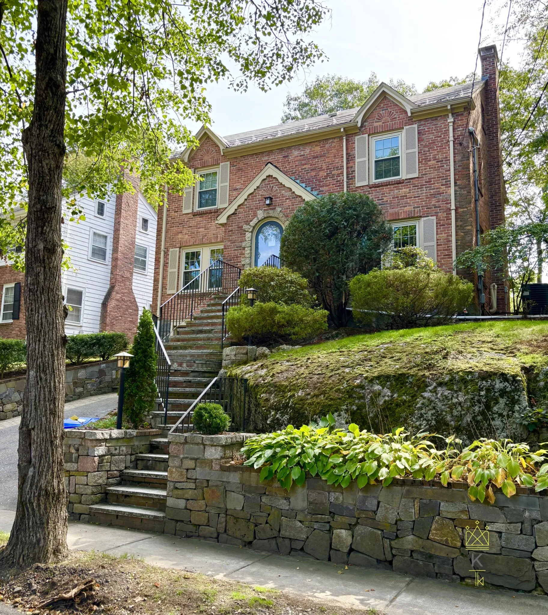 33 Clearwater Rd, Chestnut Hill