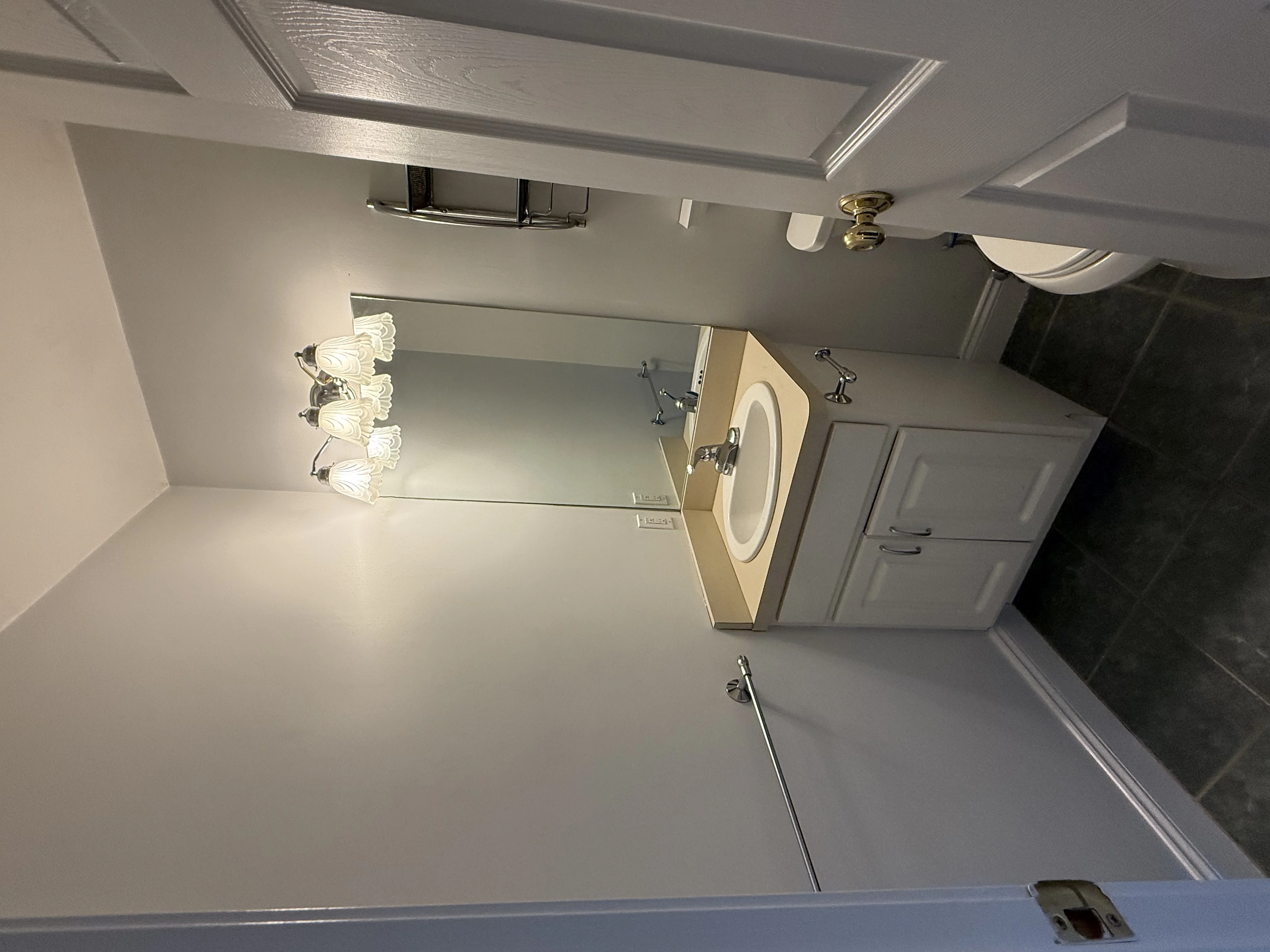 111 West 8th St, South Boston