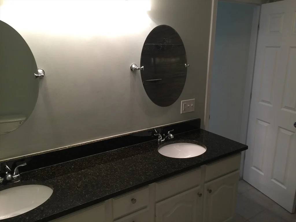 7 Conant Rd, Winchester