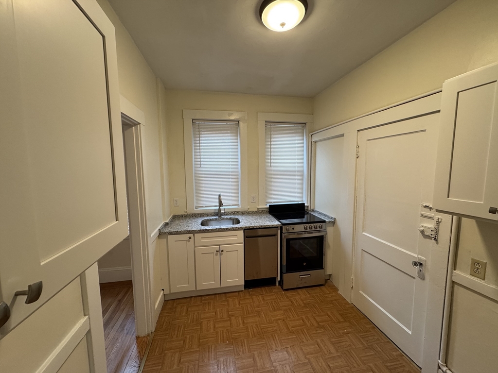 1725 Commonwealth Ave, Brighton