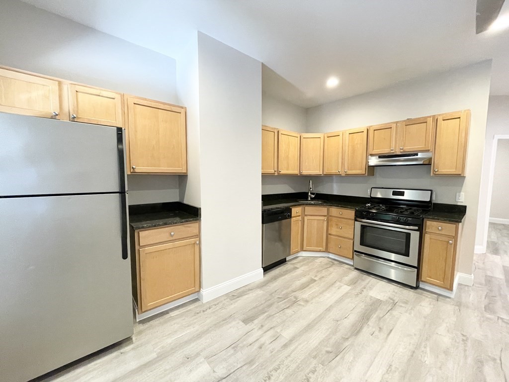 174 Bolton St, Boston
