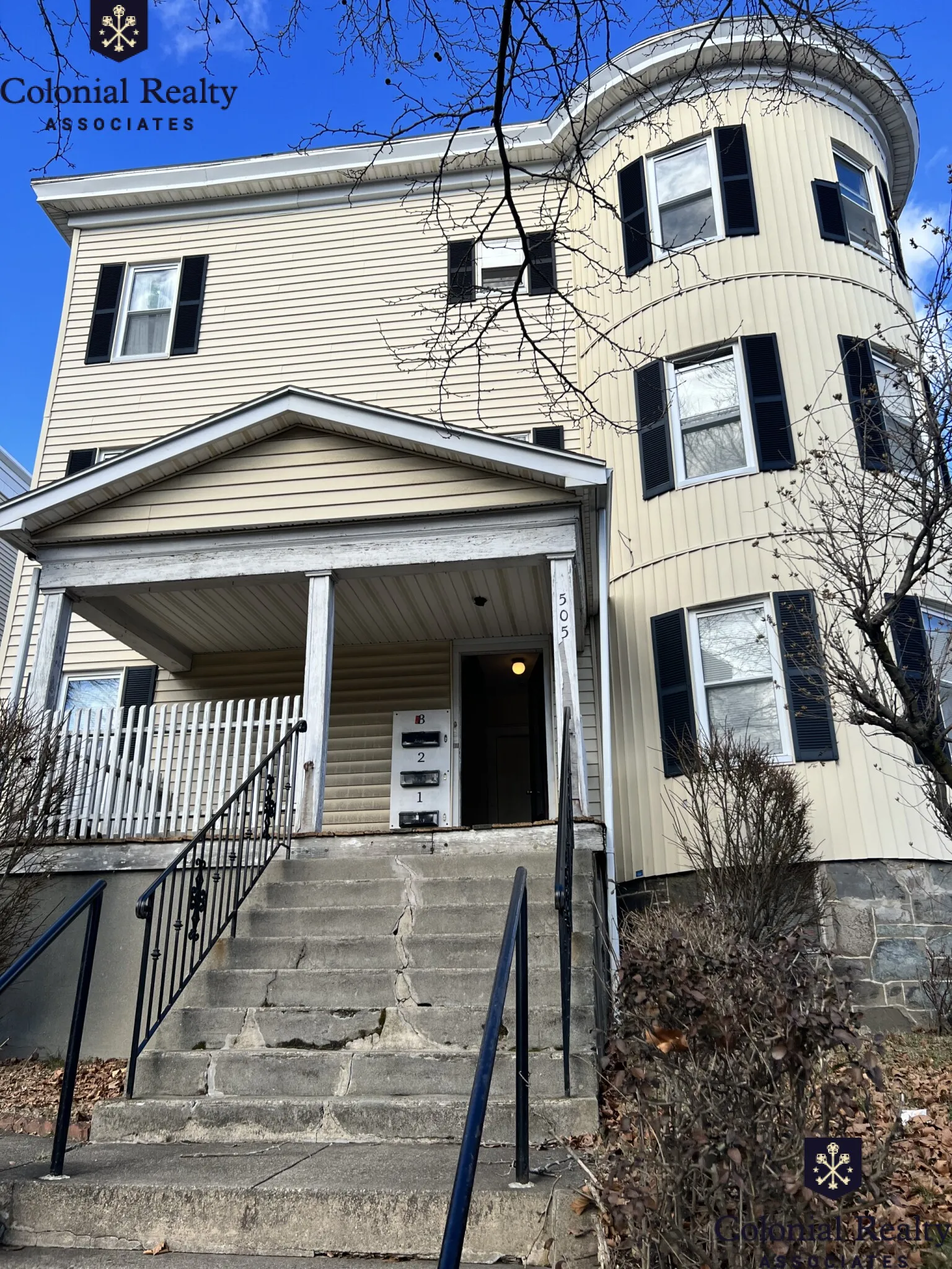 551 Washington St, Oak Square