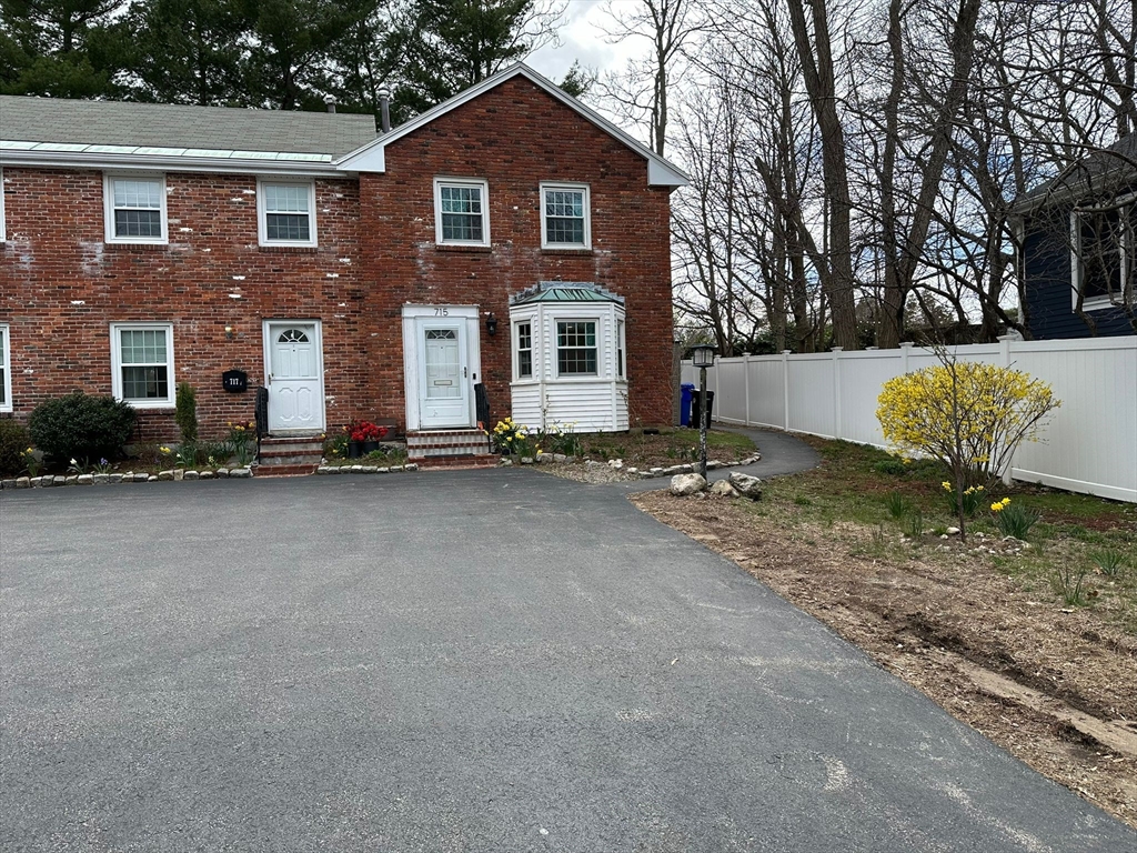 715 Hammond St, Chestnut Hill