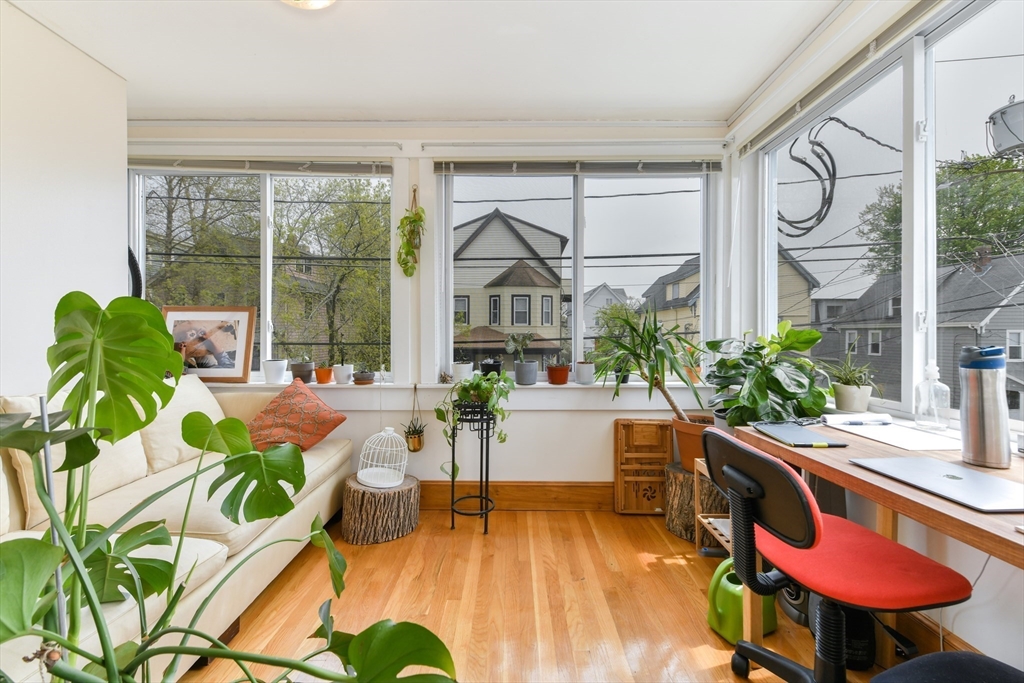 33 Farragut Aveune, West Somerville