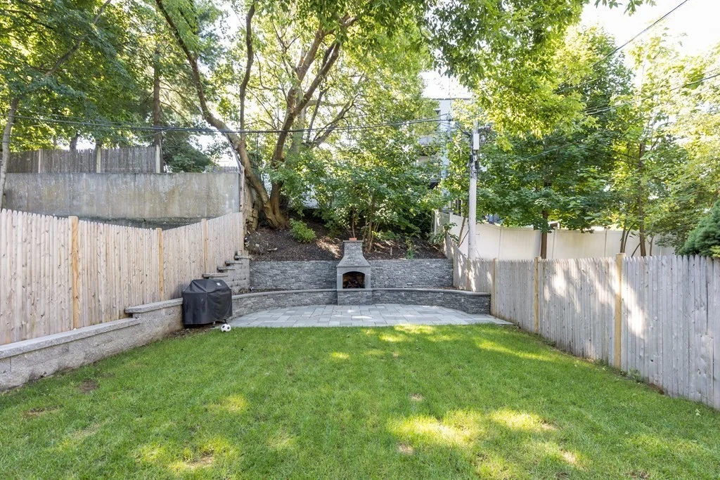 719 E 2nd St, South Boston