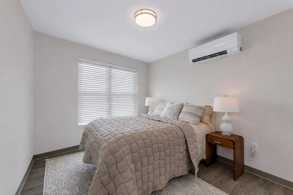 375 Cummins Highway, Roslindale