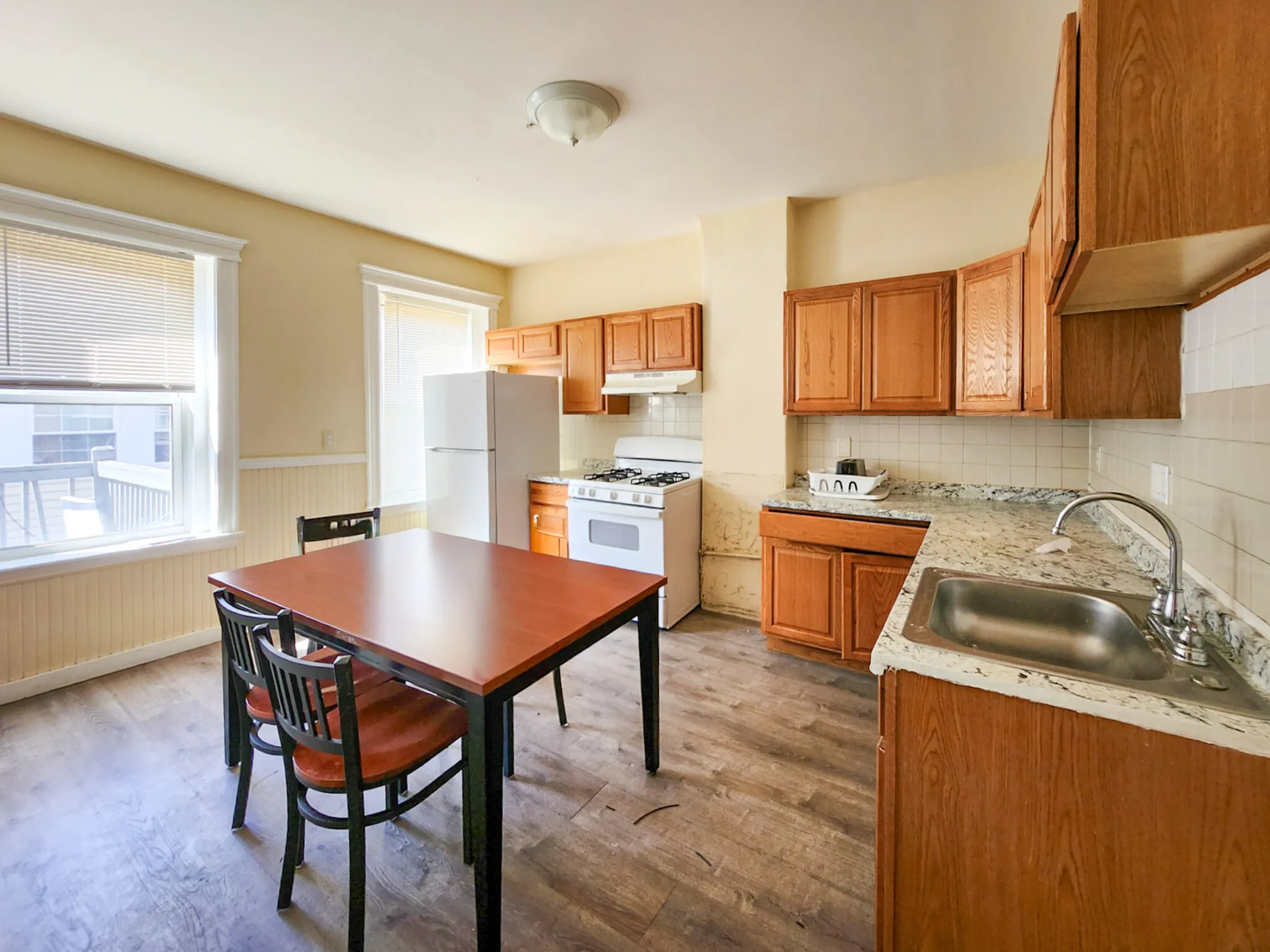 35 Abbotsford St, Roxbury