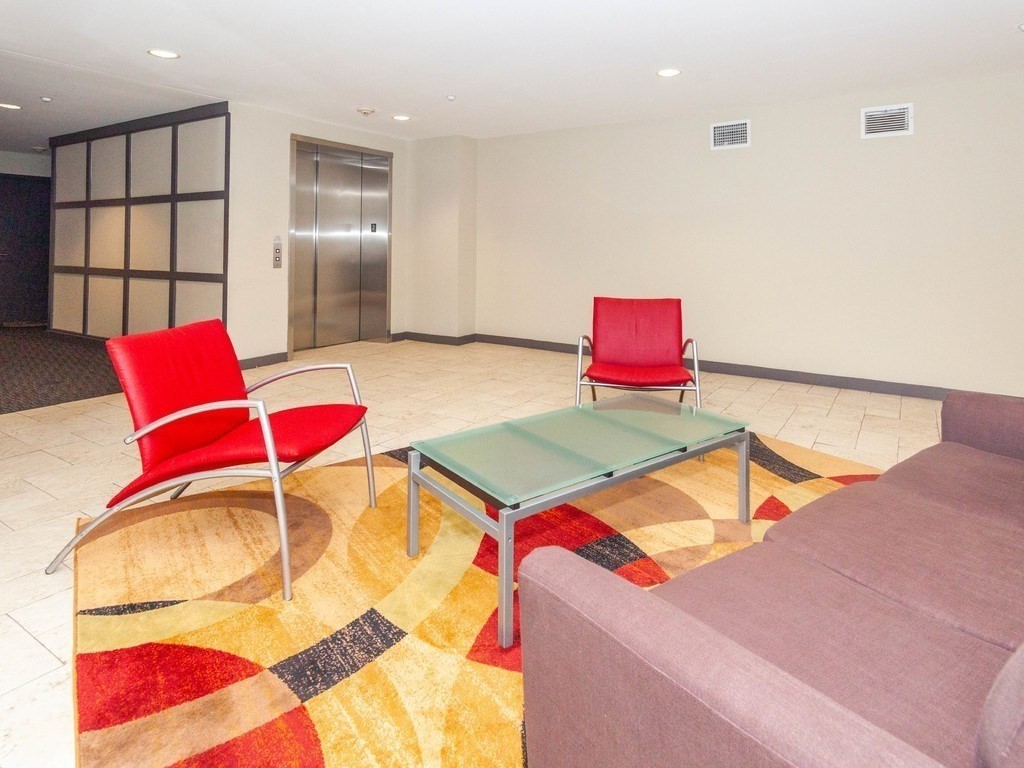 99 Chestnut Hill Ave, Brighton