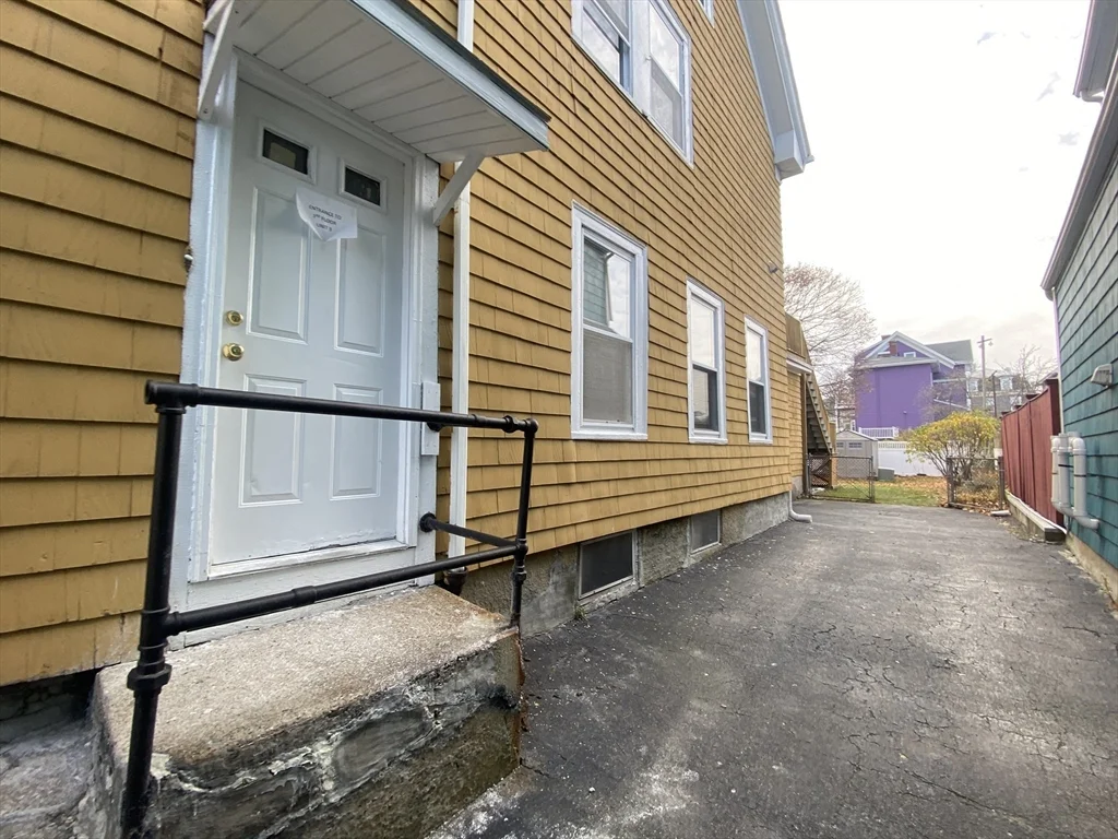 20 Webster Ave, East Somerville