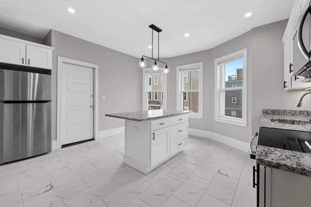 921-923 East Broadway, South Boston