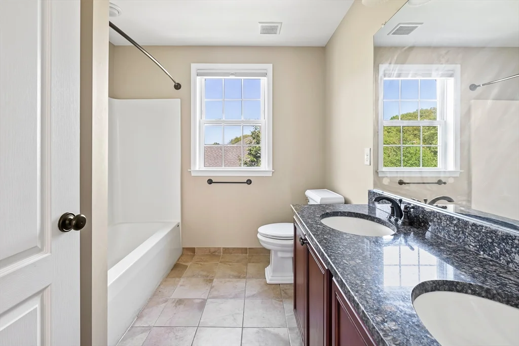 46 Hound Pack Cir, Walpole