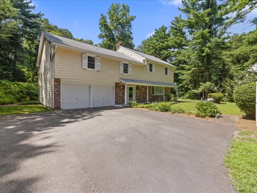 15 Woodridge Rd, Dover