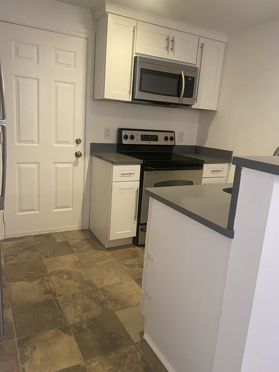 18 Walden Dr, Natick